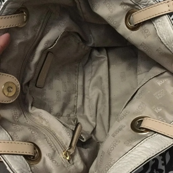 MK purse - Picture 3 of 4